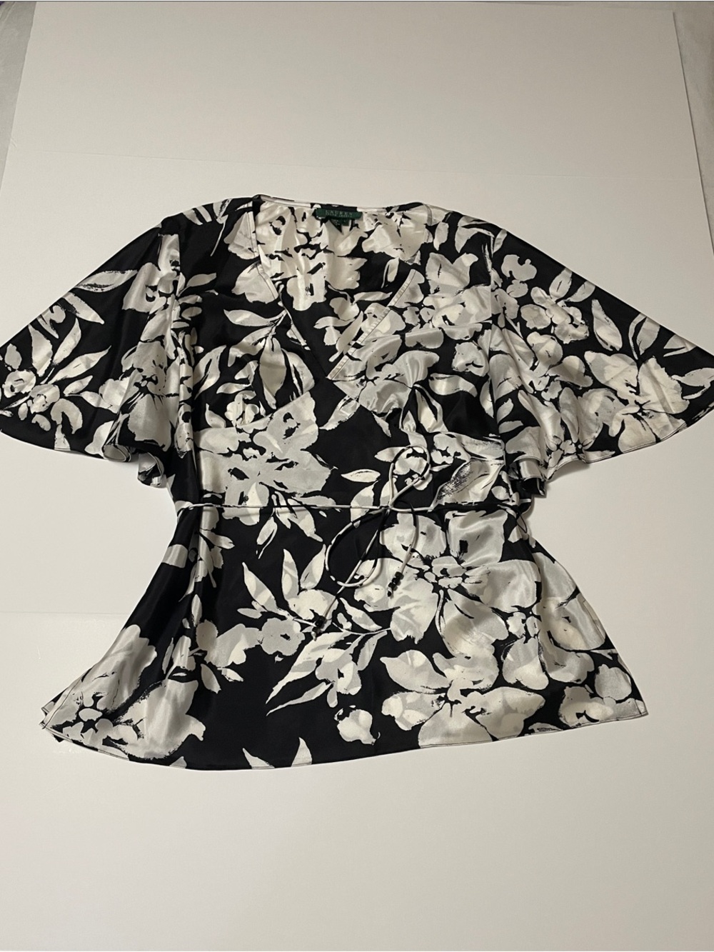Lauren Ralph Lauren Black Silk Floral Wrap Short Sleeve Blouse Sz Large - Picture 2 of 9